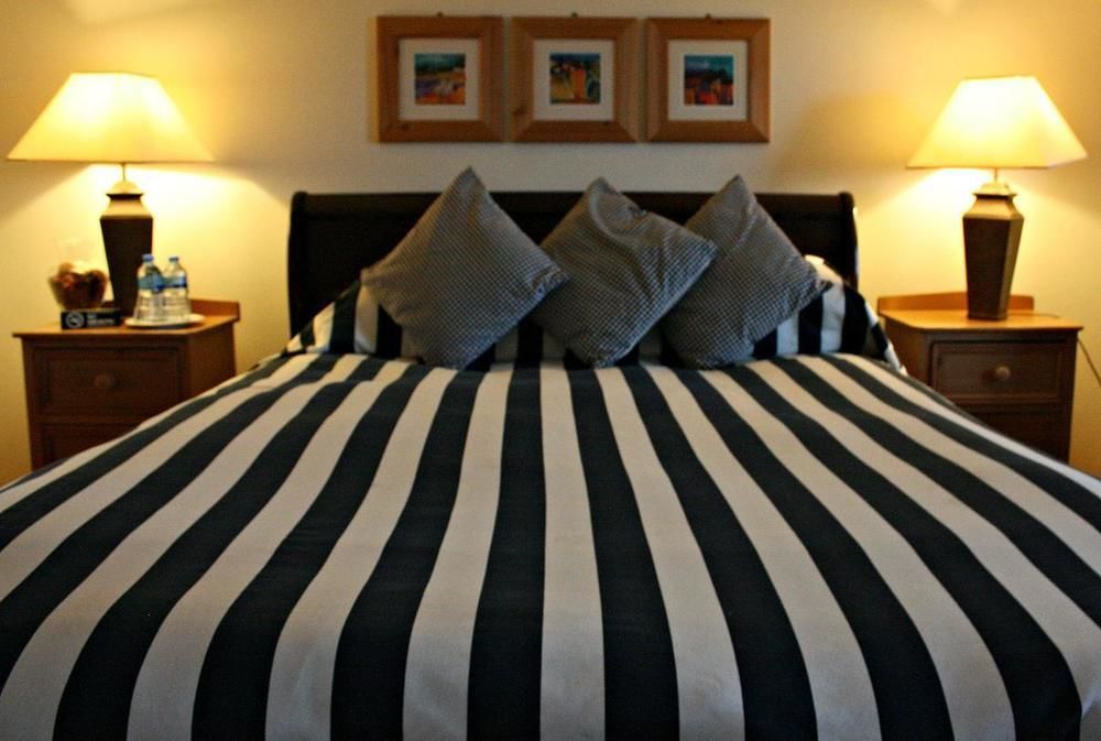 ロスコモン Ross House Bed & Breakfast エクステリア 写真