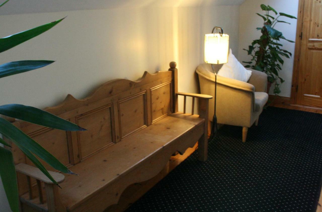 ロスコモン Ross House Bed & Breakfast エクステリア 写真
