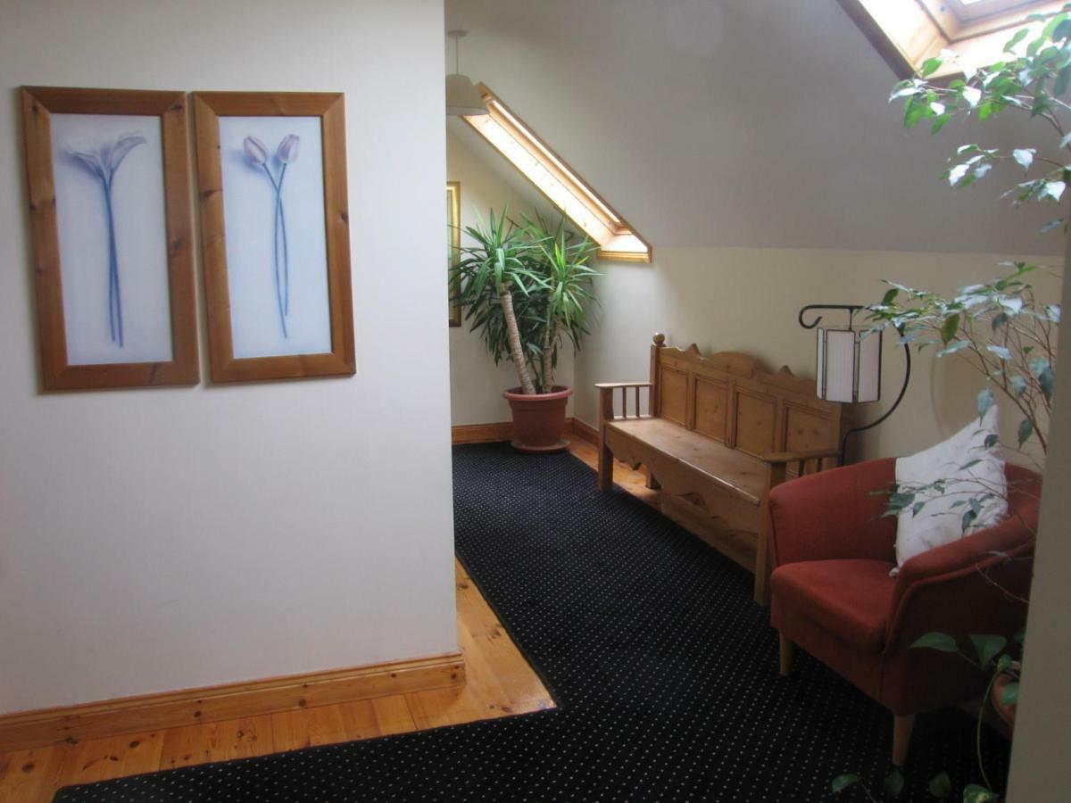 ロスコモン Ross House Bed & Breakfast エクステリア 写真