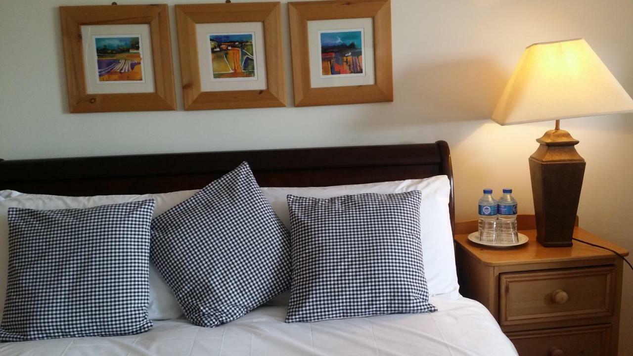 ロスコモン Ross House Bed & Breakfast エクステリア 写真